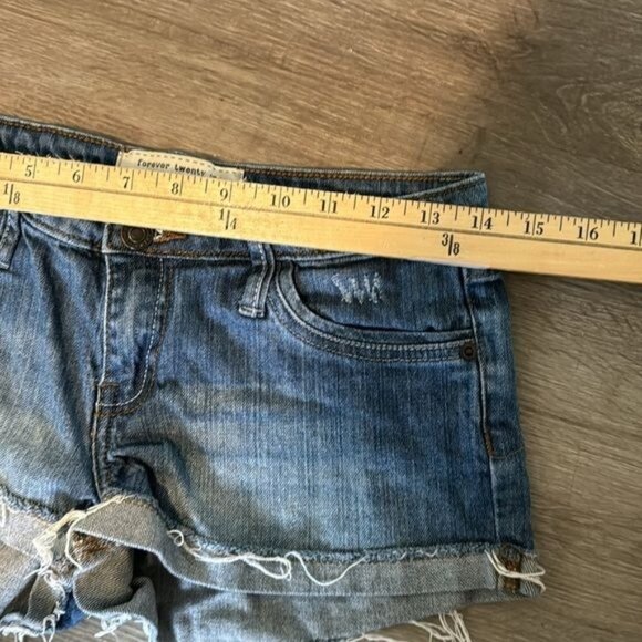Forever 21 Womens Distressed Denim Shorts Size 26 - Picture 5 of 6